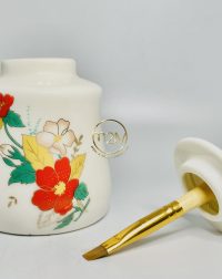 Cuticle oil jar with brush